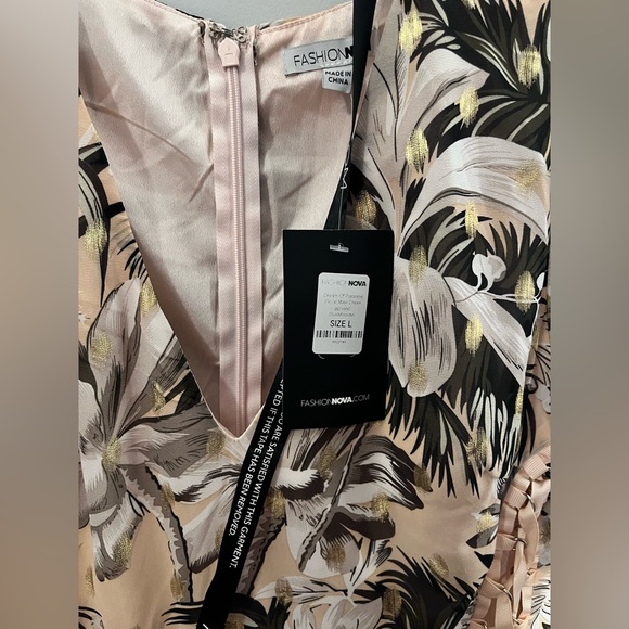 🚨🚨NWT FASHIONNOVA NEW YEAR CHRISTMAS DRESS 🚨🚨 - Picture 7 of 7